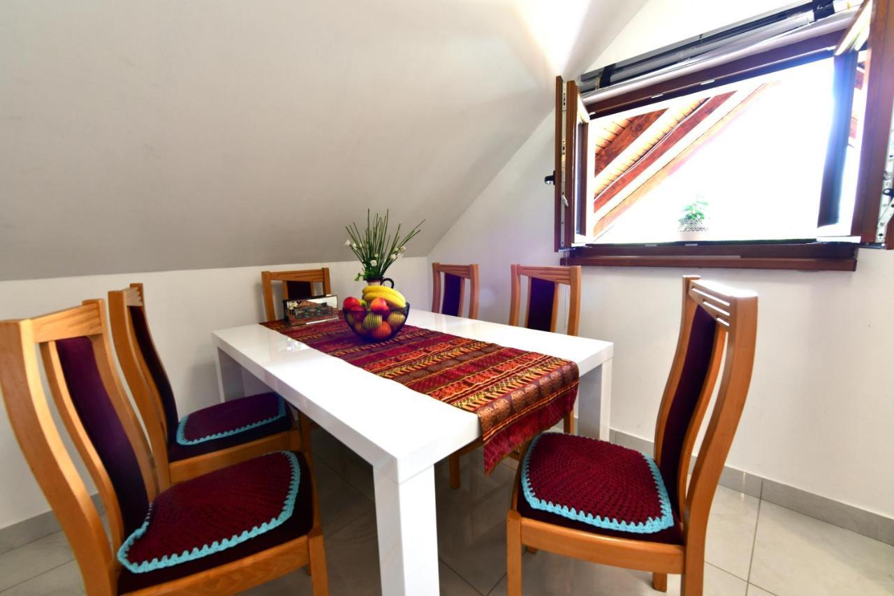 Apartman Jelena ราโควิซา ภายนอก รูปภาพ