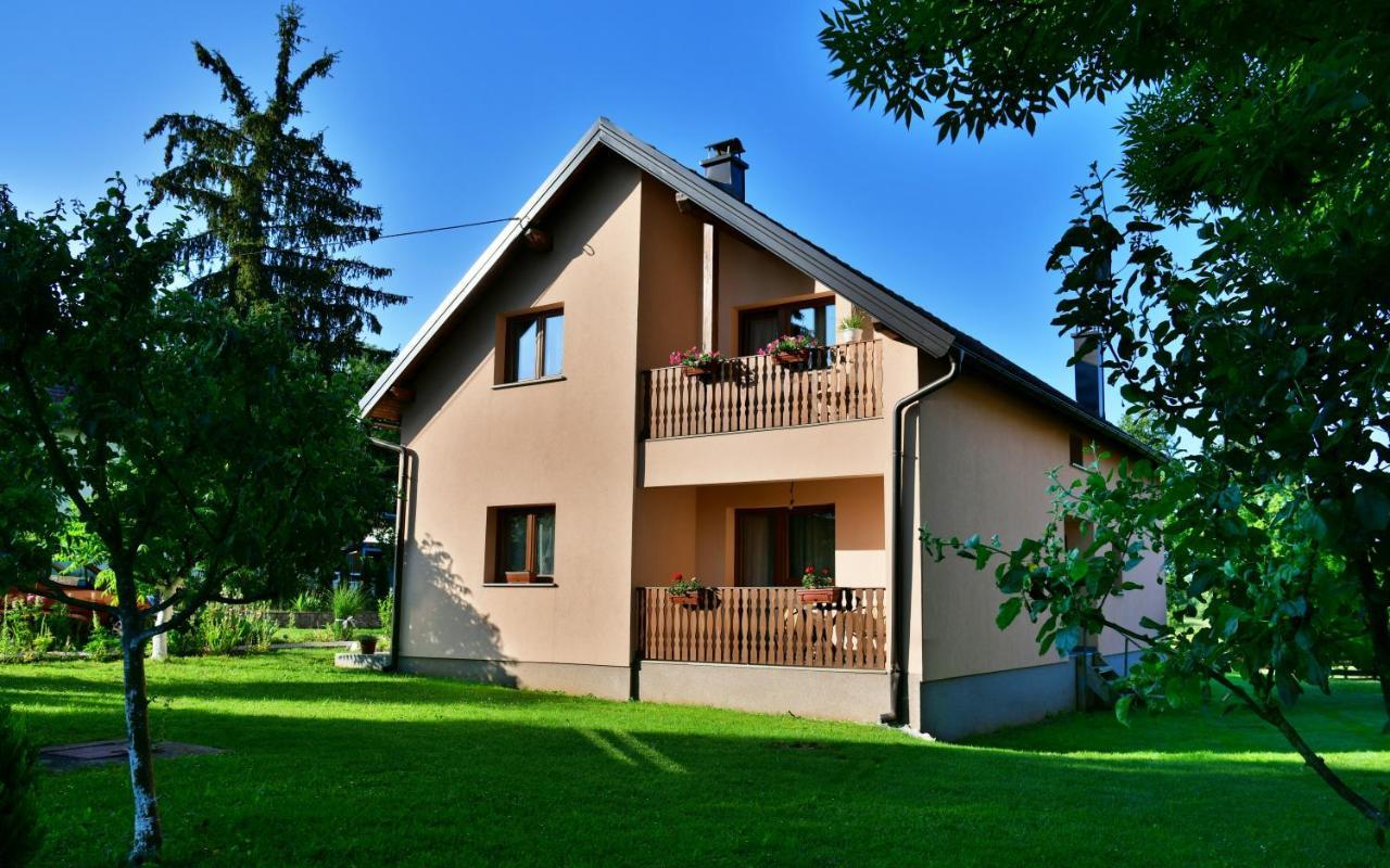 Apartman Jelena ราโควิซา ภายนอก รูปภาพ
