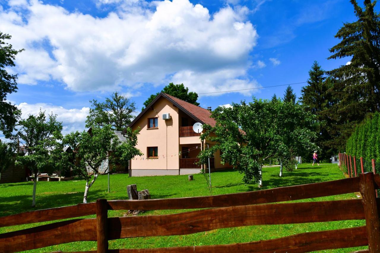 Apartman Jelena ราโควิซา ภายนอก รูปภาพ