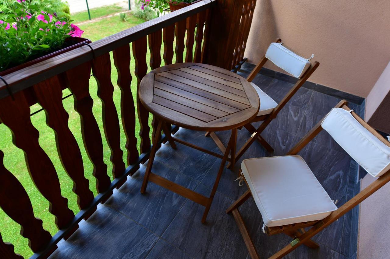 Apartman Jelena ราโควิซา ภายนอก รูปภาพ